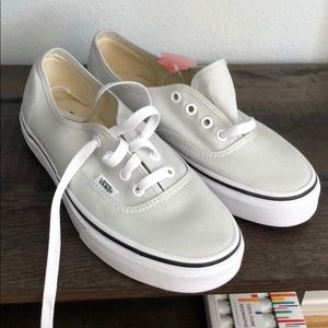 BRAND NEW Authentic Vans Lace-ups